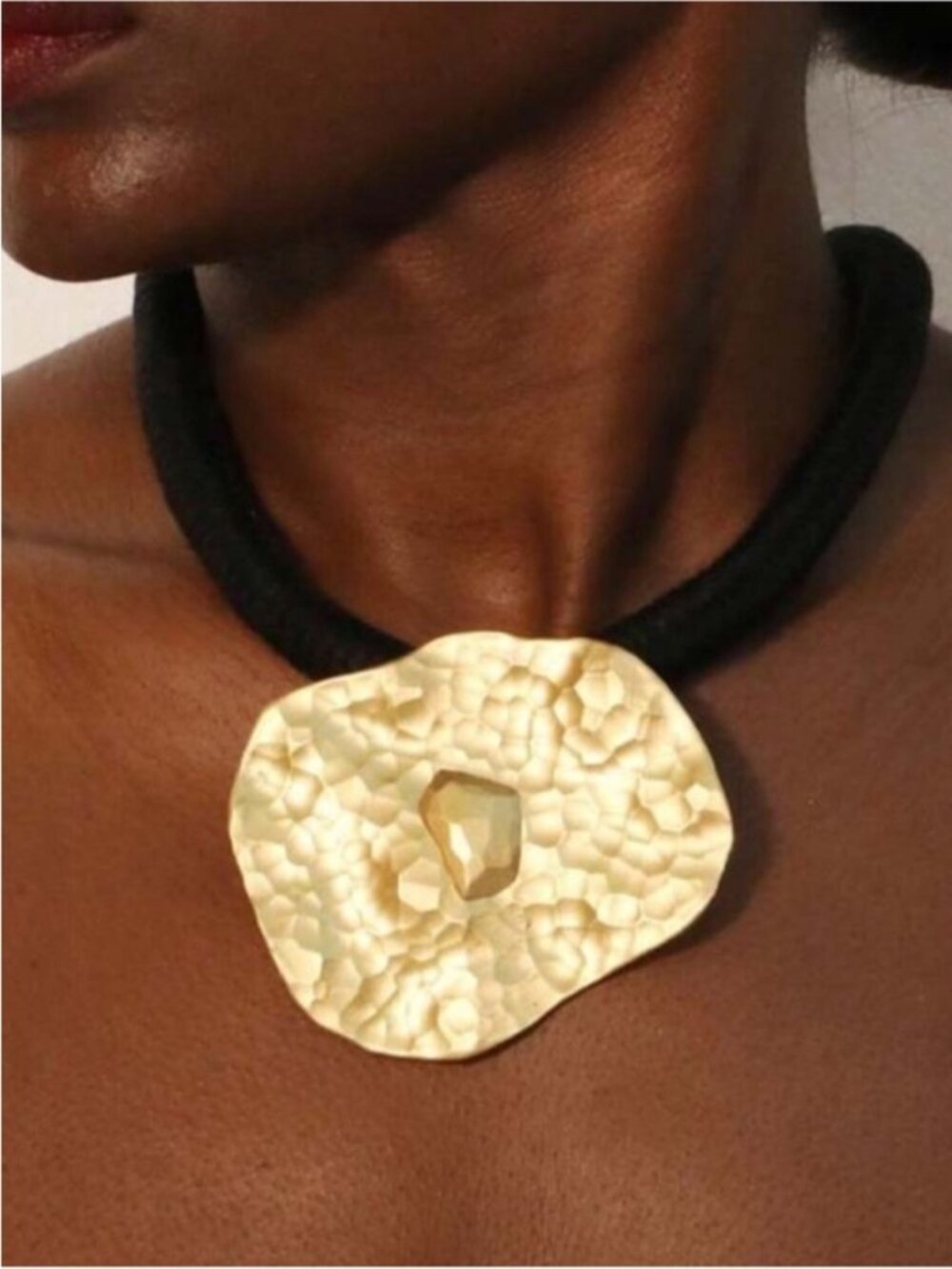 New! Hammered Gold Black Thick Cord Statement Necklace NWOT (3026)